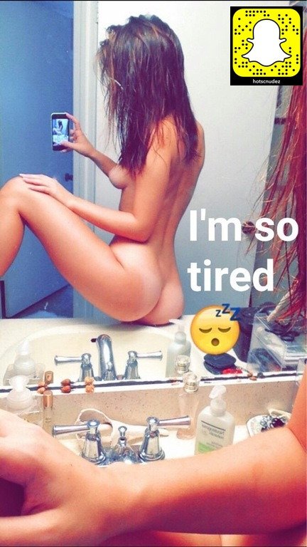 Sexy teen girl sends pics