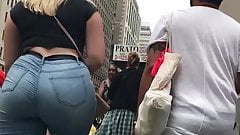 Petite Girl In Denim Shorts Gets A Big Dick In A Tight Ass - Amateur 4K.