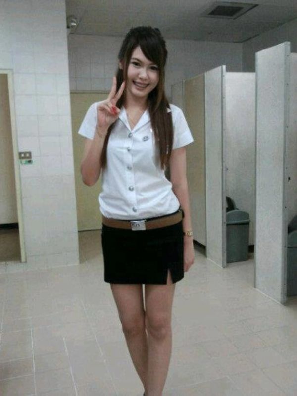 นักเรียน เมาโดนเพื่อนลากเข้าห้อง คาชุด Thai School Girl.