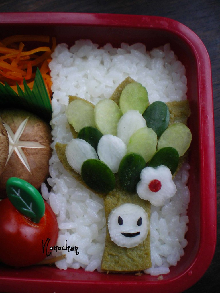 Steaming bento with multiple yummy