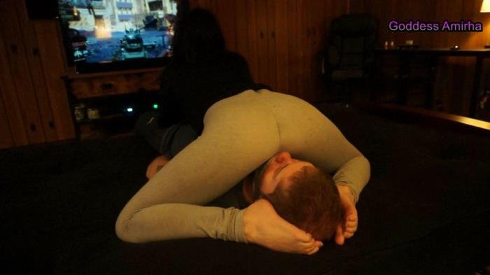 Human yoga tortured with farts